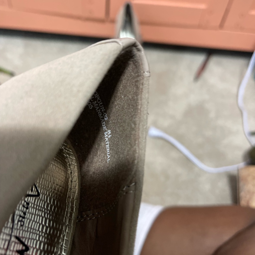 Khaki heels per toe size 8.5